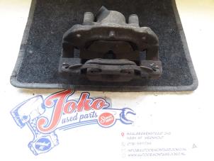 Used Front brake calliper, right BMW 3 serie (E46/4) 318i 16V Price on request offered by Autodemontage Joko B.V.