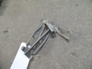 Used Bonnet Hinge Ford Fusion 1.4 TDCi Price on request offered by Autodemontage Joko B.V.