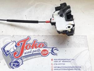 Used Front door lock mechanism 4-door, right Chevrolet Orlando (YYM/YYW) 2.0 D 16V Price on request offered by Autodemontage Joko B.V.