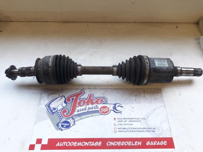 Front drive shaft, left from a Daewoo Orlando (YYM/YYW) 2.0 D 16V 2012