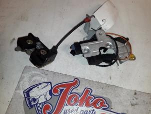 Used Central locking motor Ford Fiesta 4 1.8 D 93 EEC Price on request offered by Autodemontage Joko B.V.