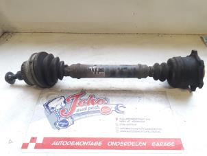 Used Front drive shaft, left Audi A6 Avant Quattro (C5) 2.5 TDI V6 24V Price on request offered by Autodemontage Joko B.V.