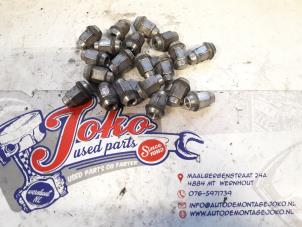 Used Set of wheel bolts Chevrolet Orlando (YYM/YYW) 2.0 D 16V Price on request offered by Autodemontage Joko B.V.