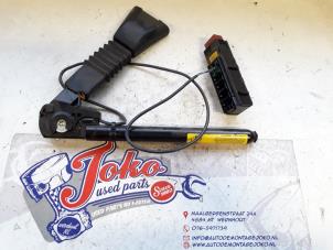 Used Front seatbelt buckle, left Opel Meriva Mk.I 1.6 Price on request offered by Autodemontage Joko B.V.