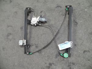 Used Window mechanism 2-door, front right Landrover Freelander Hard Top 2.0 di Price on request offered by Autodemontage Joko B.V.