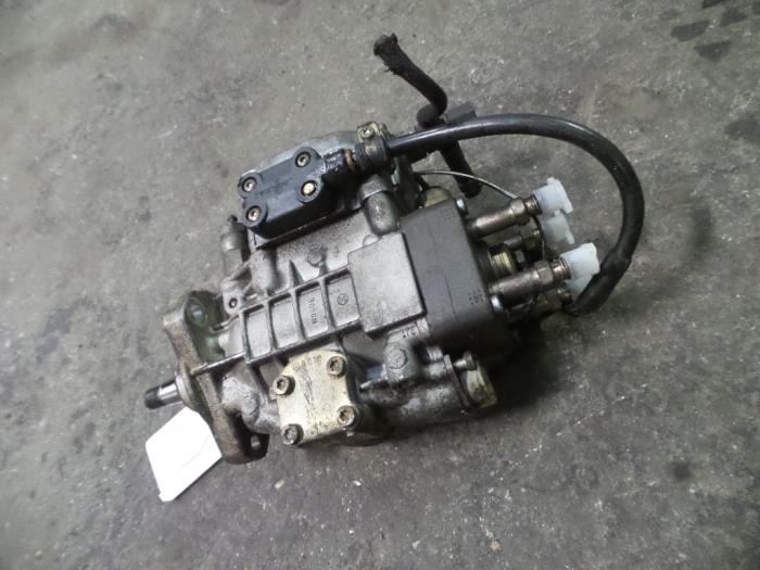 Mechanical fuel pump from a Land Rover Freelander Hard Top 2.0 di 2000
