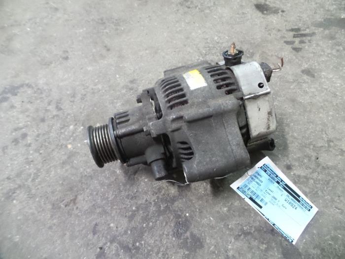 Gebrauchte Dynamo Landrover Freelander Hard Top 2.0 di Preis auf Anfrage angeboten von Autodemontage Joko B.V.