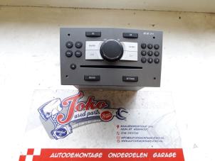 Gebrauchte Radio CD Spieler Opel Zafira (M75) 1.8 16V Ecotec Preis auf Anfrage angeboten von Autodemontage Joko B.V.