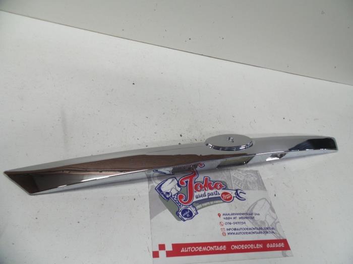 Tailgate handle from a Ford Focus 2 1.6 16V 2008