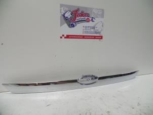 New Tailgate handle Ford Focus 2 1.6 16V Price on request offered by Autodemontage Joko B.V.
