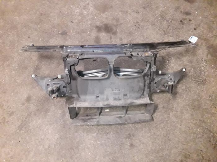 Front panel from a BMW 3 serie Compact (E46/5) 320td 16V 2002
