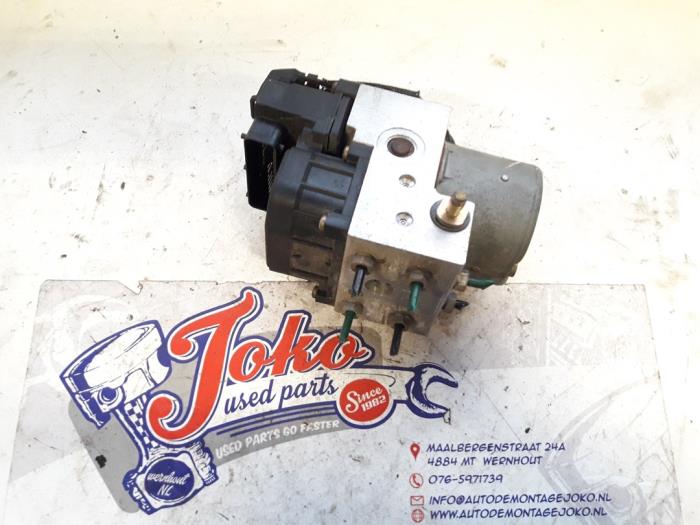 Usagé Bloc ABS Renault Clio II (BB/CB) 1.4 16V Prix sur demande proposé par Autodemontage Joko B.V.