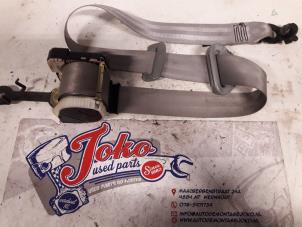 Used Front seatbelt, left Renault Clio II (BB/CB) 1.4 16V Price on request offered by Autodemontage Joko B.V.