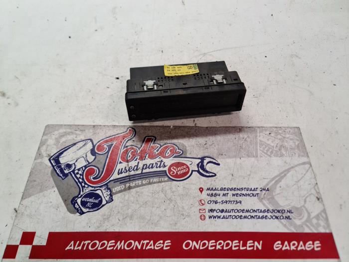 Begagnade Innerdisplay Opel Astra F (53/54/58/59) 2.0 GSi 16V Pris på förfrågan erbjuds av Autodemontage Joko B.V.
