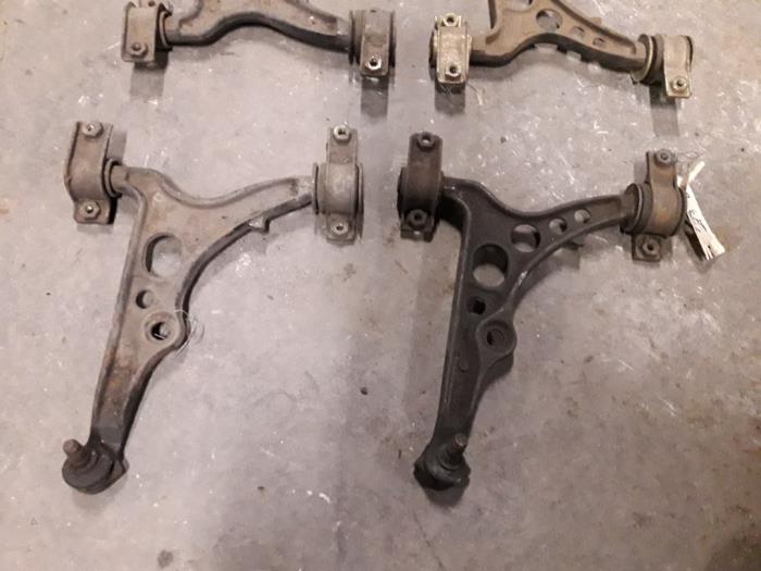 Front lower wishbone, left from a Fiat Tipo (160) 1.4 DGT IE 1990