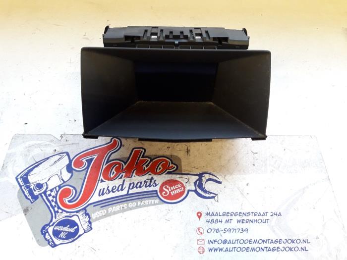 Begagnade Innerdisplay Opel Astra H GTC (L08) 1.4 16V Twinport Pris på förfrågan erbjuds av Autodemontage Joko B.V.