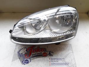 Używane Reflektor lewy Volkswagen Golf V (1K1) 2.0 TDI DRF 16V Cena na żądanie oferowane przez Autodemontage Joko B.V.