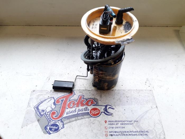 Usagé Pompe à carburant Volkswagen Golf V (1K1) 2.0 TDI 16V Prix sur demande proposé par Autodemontage Joko B.V.