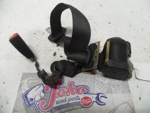 Used Rear seatbelt, centre Ford Mondeo III 1.8 16V Price on request offered by Autodemontage Joko B.V.