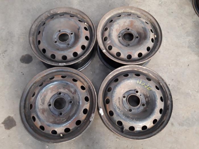 Set of wheels from a Peugeot 206 (2A/C/H/J/S) 1.1 XN,XR 2001