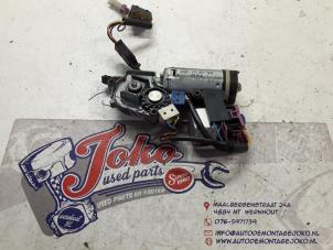 Used Sunroof motor Audi Coupé Quattro (B3/B4) 2.2 S2 20V Price on request offered by Autodemontage Joko B.V.