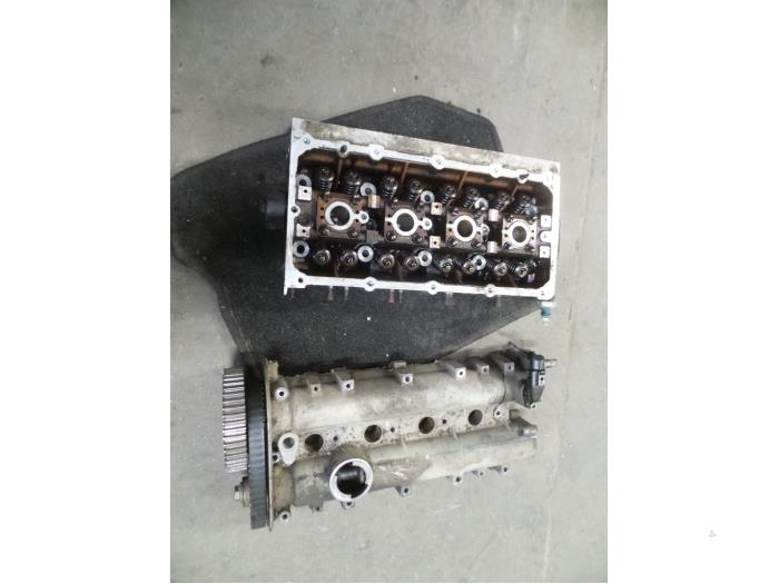 Begagnade Topplock Volkswagen Golf IV (1J1) 1.4 16V Pris på förfrågan erbjuds av Autodemontage Joko B.V.