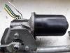 Front wiper motor from a Opel Corsa C (F08/68) 1.2 16V 2001