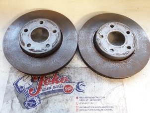 Used Front brake disc Ford Focus C-Max 1.6 TDCi 16V Price on request offered by Autodemontage Joko B.V.