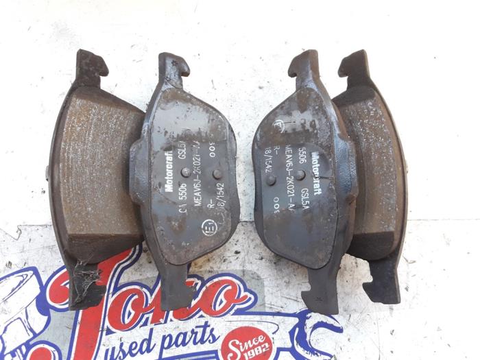 Front brake pad from a Ford Focus C-Max 1.6 TDCi 16V 2005