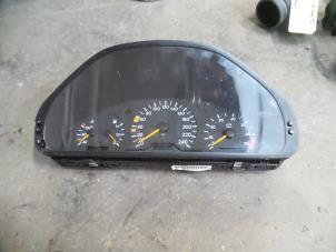 Gebrauchte Instrumentenbrett Mercedes C Combi (S202) 2.0 C200T 16V Preis auf Anfrage angeboten von Autodemontage Joko B.V.