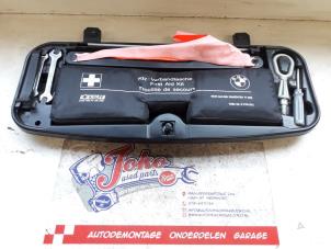 Usagé Kit d'outils BMW 5 serie (E60) 530i 24V Prix sur demande proposé par Autodemontage Joko B.V.