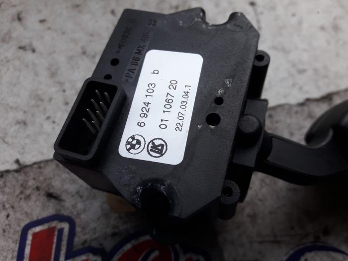Indicator switch from a BMW 5 serie (E60) 530i 24V 2003