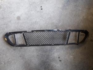 Used Grille BMW 5 serie (E60) 530i 24V Price on request offered by Autodemontage Joko B.V.