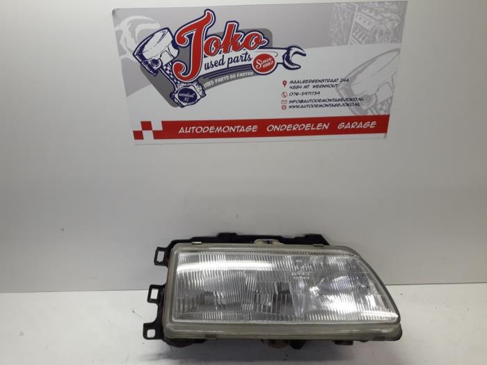 Używane Reflektor prawy Honda Civic CRX (ED/EE) 1.6i VTEC 16V Cena na żądanie oferowane przez Autodemontage Joko B.V.