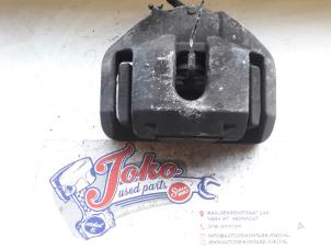 Used Front brake calliper, left BMW 5 serie (E60) 530i 24V Price on request offered by Autodemontage Joko B.V.