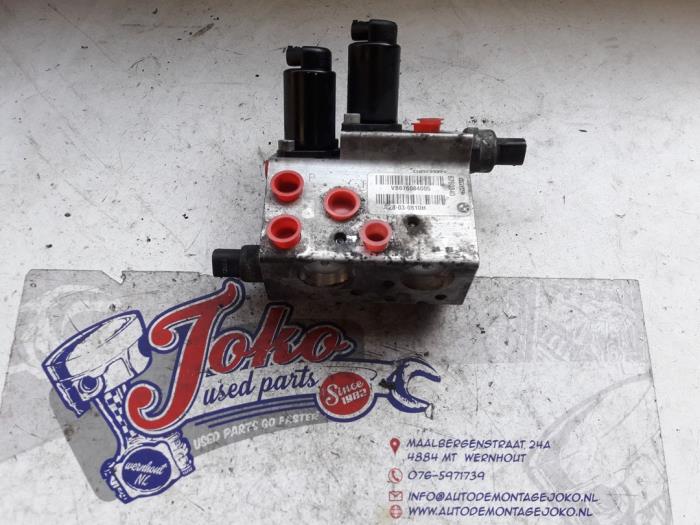 Gebrauchte Pumpfederung (Hydr.) BMW 5 serie (E60) 530i 24V Preis auf Anfrage angeboten von Autodemontage Joko B.V.