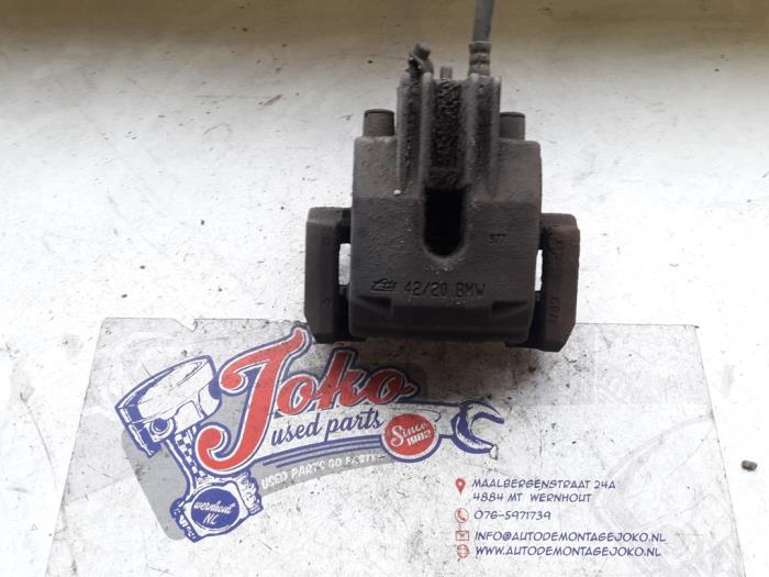 Gebrauchte Bremszange links hinten BMW 5 serie (E60) 530i 24V Preis auf Anfrage angeboten von Autodemontage Joko B.V.