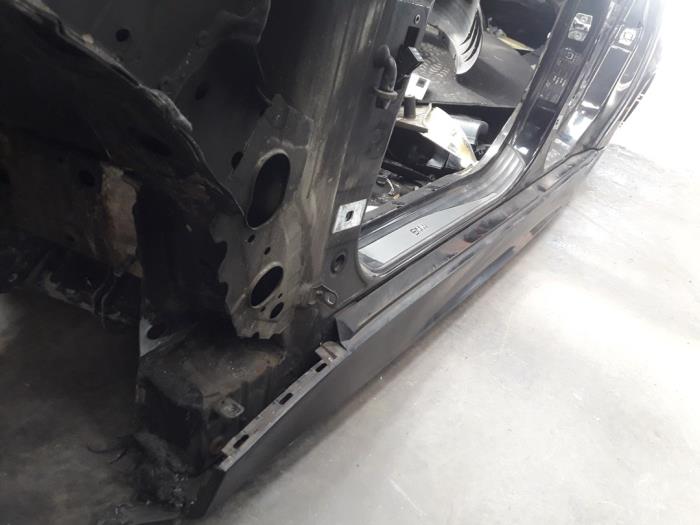 Używane Próg lewy BMW 5 serie (E60) 530i 24V Cena na żądanie oferowane przez Autodemontage Joko B.V.