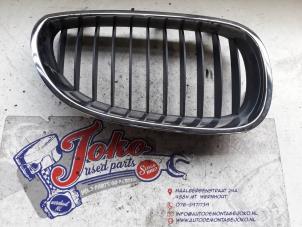 Used Grille BMW 5 serie (E60) 530i 24V Price on request offered by Autodemontage Joko B.V.