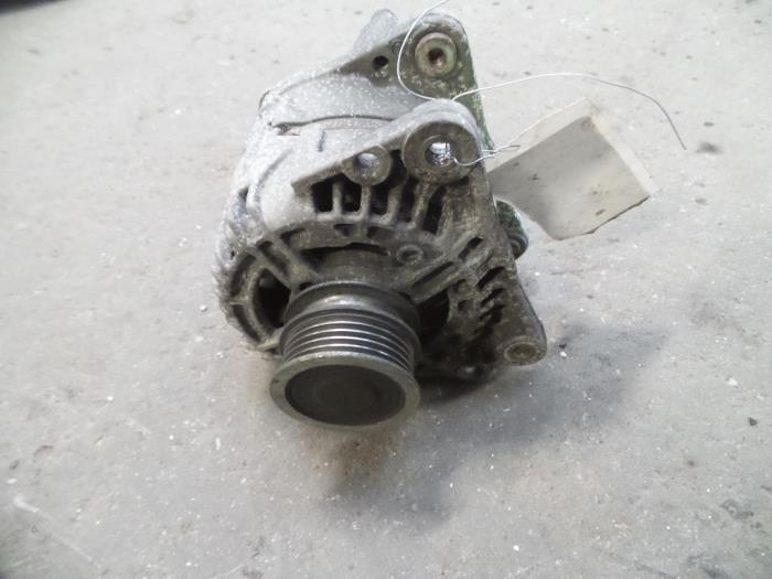 Used Dynamo Volkswagen Polo III (6N2) 1.9 SDI Price on request offered by Autodemontage Joko B.V.