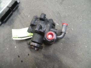 Used Power steering pump Volkswagen Polo III (6N2) 1.9 SDI Price on request offered by Autodemontage Joko B.V.