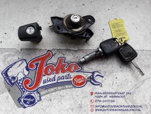 Used Set of cylinder locks (complete) Opel Vectra C 1.8 16V Price on request offered by Autodemontage Joko B.V.