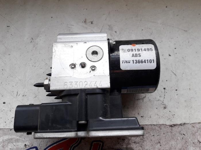 ABS pump from a Opel Vectra C 1.8 16V 2004