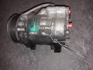 Used Air conditioning pump Volkswagen Polo III (6N1) 1.6i 75 Price on request offered by Autodemontage Joko B.V.