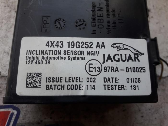Clinomètre d'un Jaguar X-type 2.0 D 16V 2005