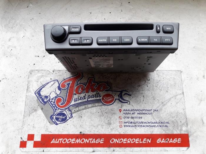 Radio CD player from a Jaguar X-type 2.0 D 16V 2005