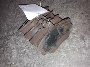 Used Front brake pad Renault Clio II (BB/CB) 1.6 16V Price on request offered by Autodemontage Joko B.V.