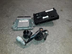 Used Set of cylinder locks (complete) Renault Clio II (BB/CB) 1.6 16V Price on request offered by Autodemontage Joko B.V.