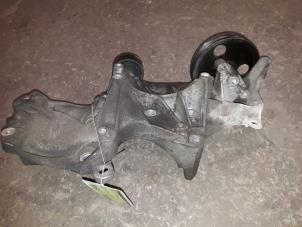 Used Air conditioning bracket Renault Clio II (BB/CB) 1.6 16V Price on request offered by Autodemontage Joko B.V.