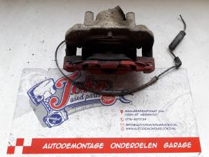 Used Front brake calliper, left BMW 3 serie (E46/2) 320 Cd 16V Price on request offered by Autodemontage Joko B.V.